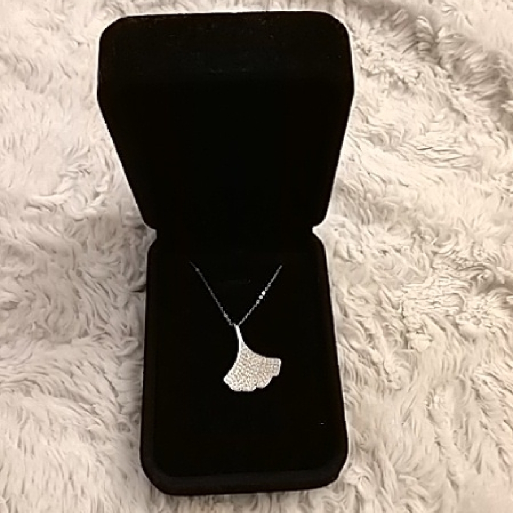Swarovski S925 Silver Ginko Leaf Crystal Pendant Necklace in Velvet Gift Box